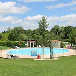 Kemp Familial Paisible Avec Piscine, Mobil , Chalet, & Emplacement Nue