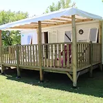 Familial Paisible Avec Piscine, Mobil , Chalet, & Emplacement Nue Casties-Labrande