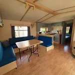 Familial Paisible Avec Piscine, Mobil , Chalet, & Emplacement Nue Kemp 3*