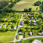 Kemp Familial Paisible Avec Piscine, Mobil , Chalet, & Emplacement Nue 3*