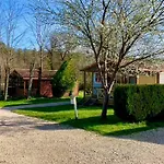 Familial Paisible Avec Piscine, Mobil , Chalet, & Emplacement Nue Kemp