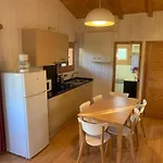 Familial Paisible Avec Piscine, Mobil , Chalet, & Emplacement Nue Kemp