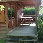 Familial Paisible Avec Piscine, Mobil , Chalet, & Emplacement Nue