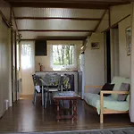 Kemp Familial Paisible Avec Piscine, Mobil , Chalet, & Emplacement Nue 3*