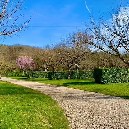 Campsite Familial Paisible Avec Piscine, Mobil , Chalet, & Emplacement Nue Casties-Labrande