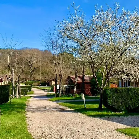 Campingplads Familial Paisible Avec Piscine, Mobil , Chalet, & Emplacement Nue Casties-Labrande