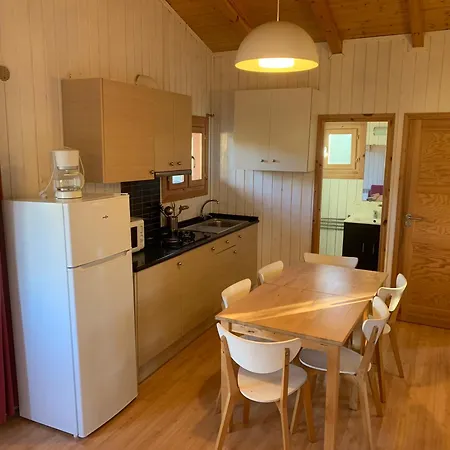 Familial Paisible Avec Piscine, Mobil , Chalet, & Emplacement Nue Campingplads