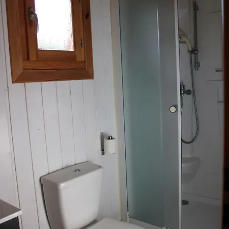 Familial Paisible Avec Piscine, Mobil , Chalet, & Emplacement Nue Campingplads Casties-Labrande