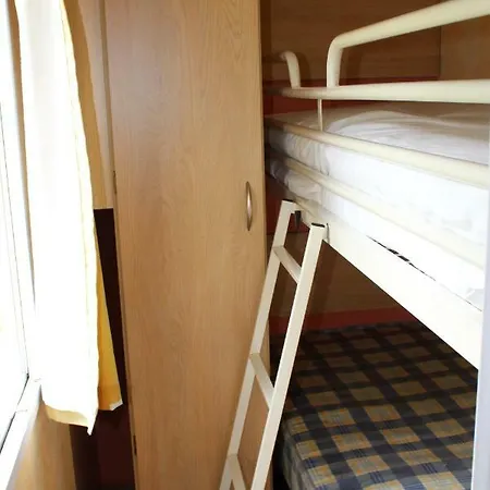 Familial Paisible Avec Piscine, Mobil , Chalet, & Emplacement Nue Campsite 3*