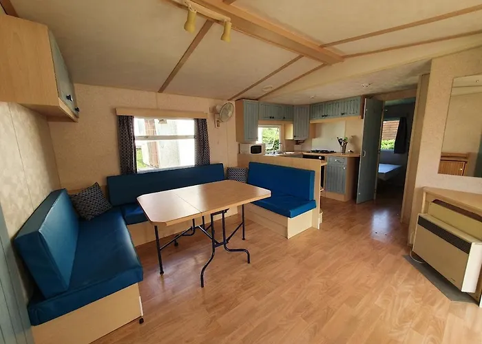 Familial Paisible Avec Piscine, Mobil , Chalet, & Emplacement Nue Кемпинг 3*