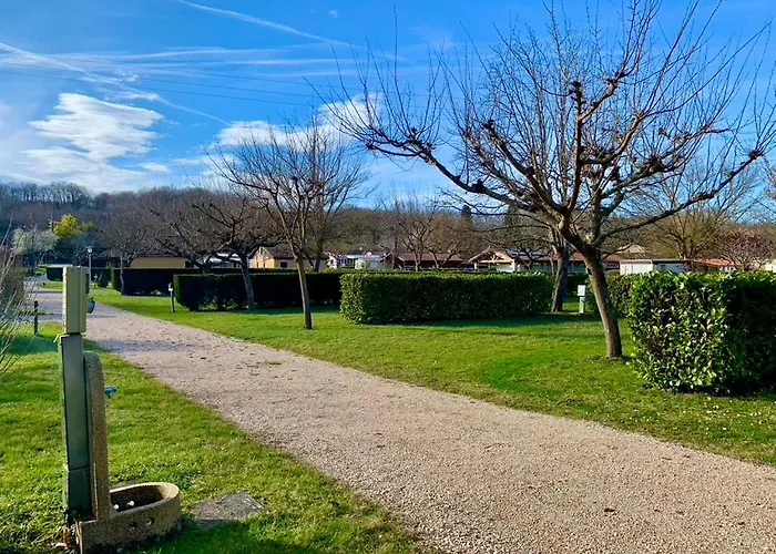 Familial Paisible Avec Piscine, Mobil , Chalet, & Emplacement Nue Кемпинг 3*