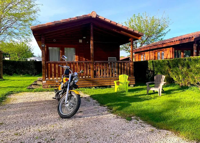 Familial Paisible Avec Piscine, Mobil , Chalet, & Emplacement Nue Кемпинг 3*