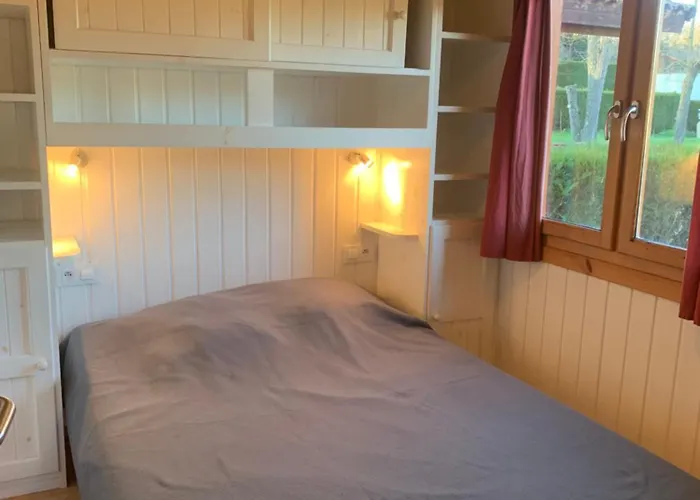 Familial Paisible Avec Piscine, Mobil , Chalet, & Emplacement Nue Кемпинг Casties-Labrande