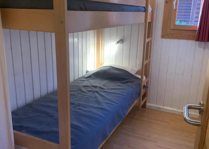 Familial Paisible Avec Piscine, Mobil , Chalet, & Emplacement Nue Casties-Labrande