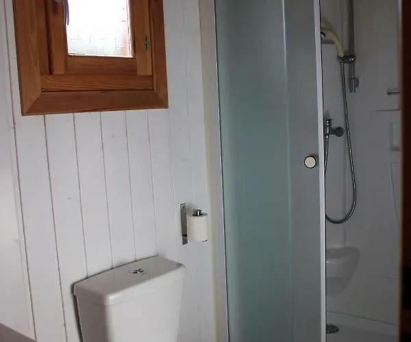 Familial Paisible Avec Piscine, Mobil , Chalet, & Emplacement Nue Кемпинг Casties-Labrande