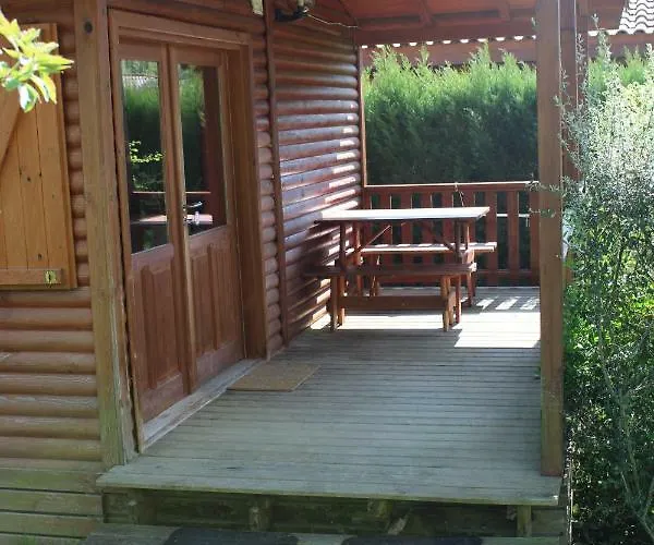 Familial Paisible Avec Piscine, Mobil , Chalet, & Emplacement Nue