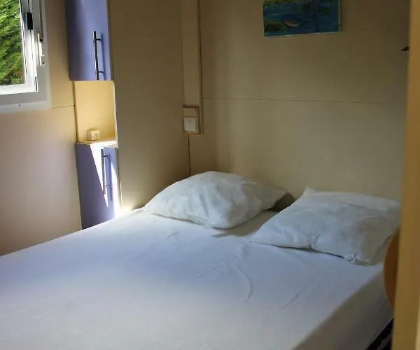 Кемпинг Familial Paisible Avec Piscine, Mobil , Chalet, & Emplacement Nue