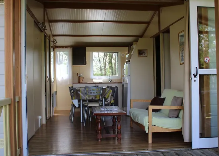 Кемпинг Familial Paisible Avec Piscine, Mobil , Chalet, & Emplacement Nue 3*