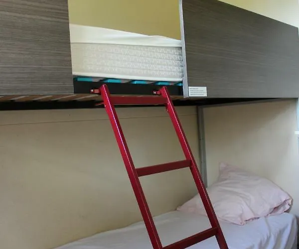 Кемпинг Familial Paisible Avec Piscine, Mobil , Chalet, & Emplacement Nue