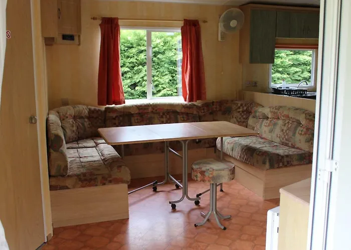 Familial Paisible Avec Piscine, Mobil , Chalet, & Emplacement Nue Кемпинг 3*