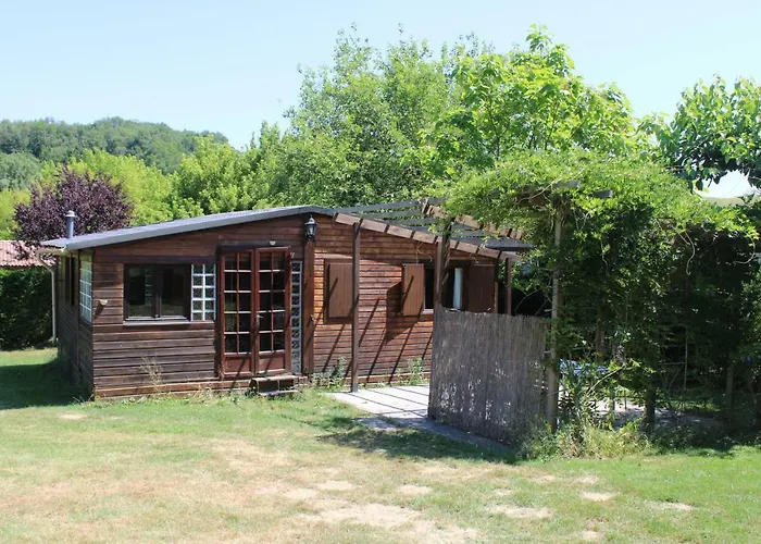 Familial Paisible Avec Piscine, Mobil , Chalet, & Emplacement Nue Кемпинг