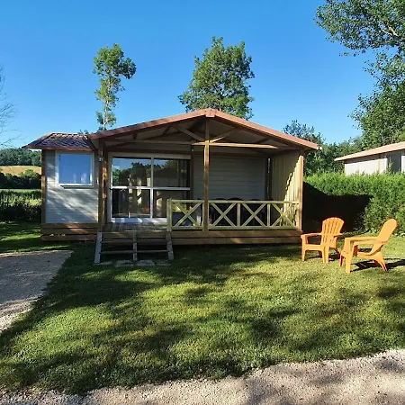 Familial Paisible Avec Piscine, Mobil , Chalet, & Emplacement Nue 3*