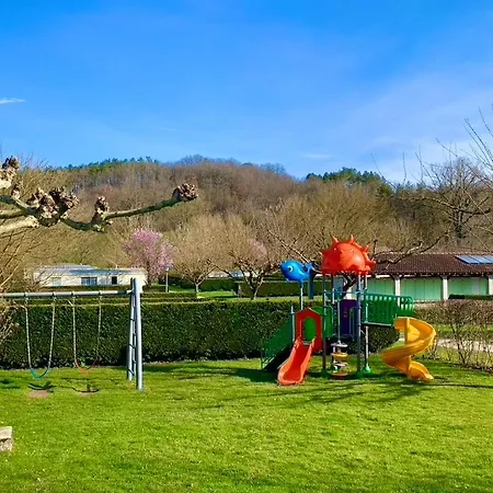 Familial Paisible Avec Piscine, Mobil , Chalet, & Emplacement Nue Kemping
