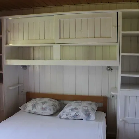 Kemping Familial Paisible Avec Piscine, Mobil , Chalet, & Emplacement Nue