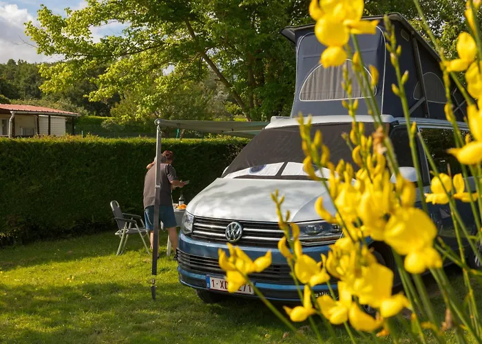 Familial Paisible Avec Piscine, Mobil , Chalet, & Emplacement Nue Casties-Labrande