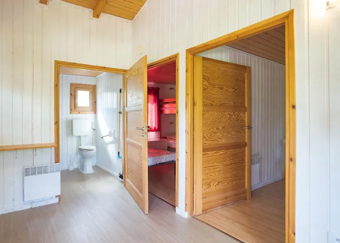 Familial Paisible Avec Piscine, Mobil , Chalet, & Emplacement Nue Kemping 3*